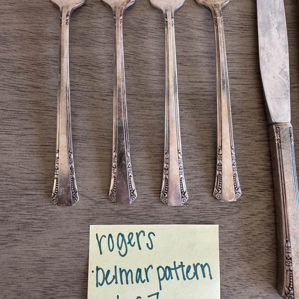 1881 Rogers Oneida Del Mar Silverplate Flatware Set of‎ 7 Forks Knives
